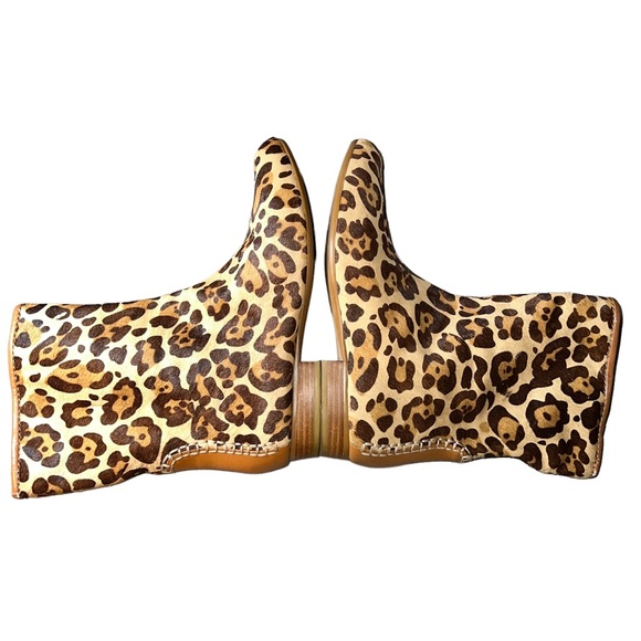 B MAKOWSKY Leopard print calf hair booties size 8.5 - Picture 8 of 14